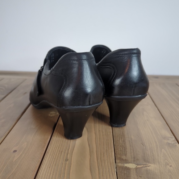 Ecco Women’s Black Leather Square Toe Low Heels - Picture 5 of 9